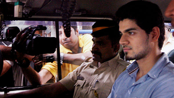 मेरा शोषण हो रहा मेरा शोषण हो रहा