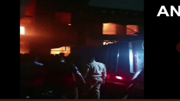 Ghaziabad: Fire broke out in cardboard boxes factory. Eight fire tenders are present at the spot. Ghaziabad: Fire broke out in cardboard boxes factory. Eight fire tenders are present at the spot.