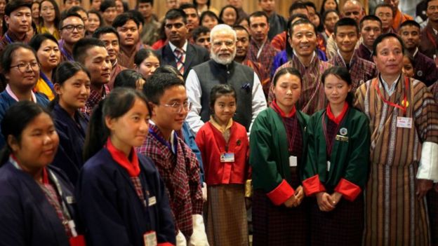 भारत और चीन भूटान को लुभाने में क्यों लगे हैं? भारत और चीन भूटान को लुभाने में क्यों लगे हैं?