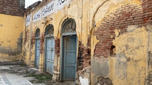 पाकिस्तान: लाहौर में गुरुद्वारे को मस्जिद बनाने के प्रस्ताव की पूरी सच्चाई