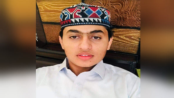 बड़ी हस्तियों को ऑनलाइन प्रेज़ेन्स बढ़ाने में करते हैं सहयोग बड़ी हस्तियों को ऑनलाइन प्रेज़ेन्स बढ़ाने में करते हैं सहयोग