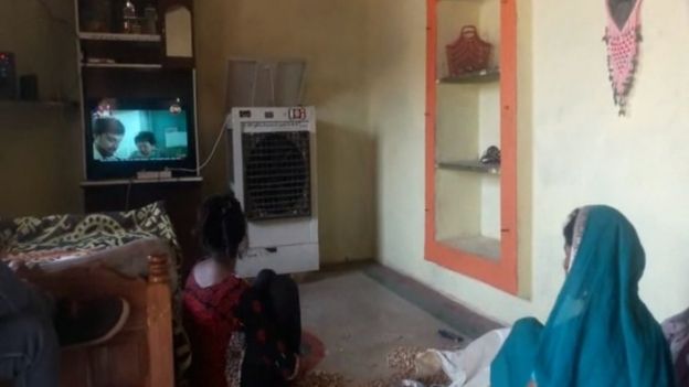 भारत का वो गांव जो बिजली के मामले में बना आत्मनिर्भर