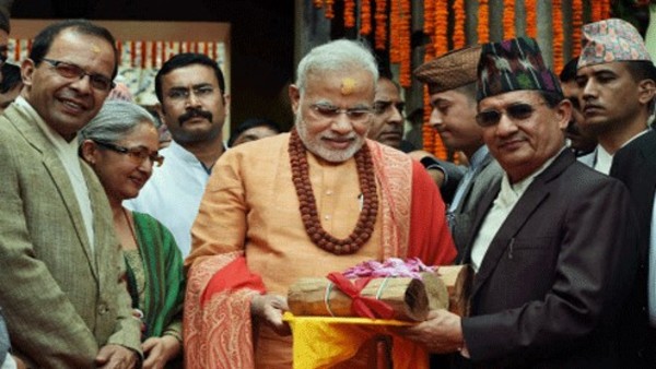 मोदी के सामने क्यों नहीं बोले ओली?