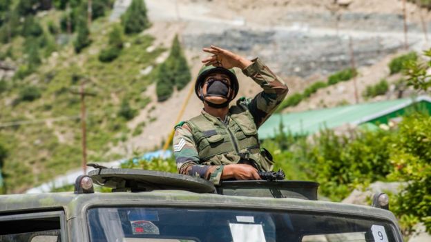 भारत और चीन भूटान को लुभाने में क्यों लगे हैं? भारत और चीन भूटान को लुभाने में क्यों लगे हैं?