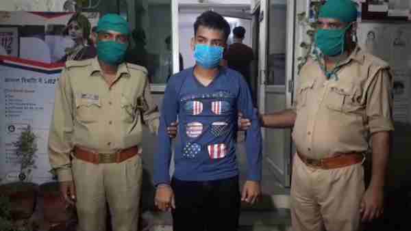 इंटर के छात्र को पुलिस ने किया अरेस्ट