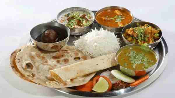 ठहरने और खाने का बिल आया 50 लाख