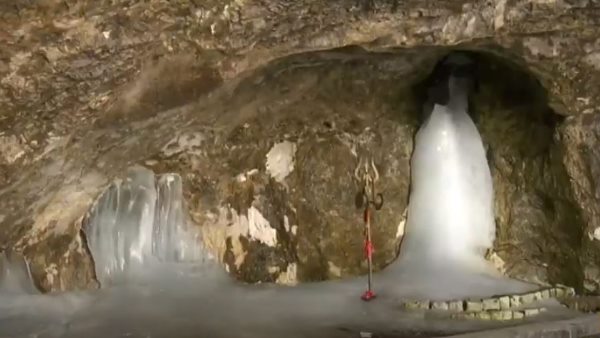 इन लोगों ने की बाबा बर्फानी की आरती