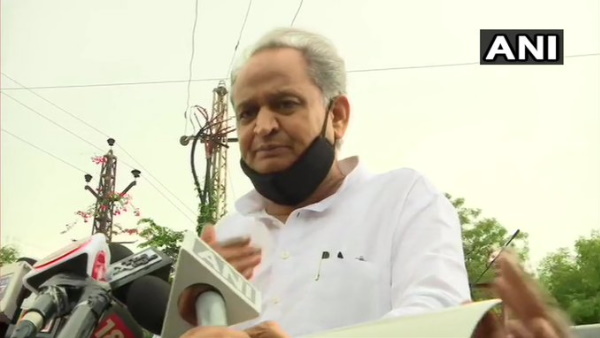 CM Ashok Gehlot invites rebel MLAs to participate in the assembly session targeted on Mayawati CM Ashok Gehlot invites rebel MLAs to participate in the assembly session targeted on Mayawati