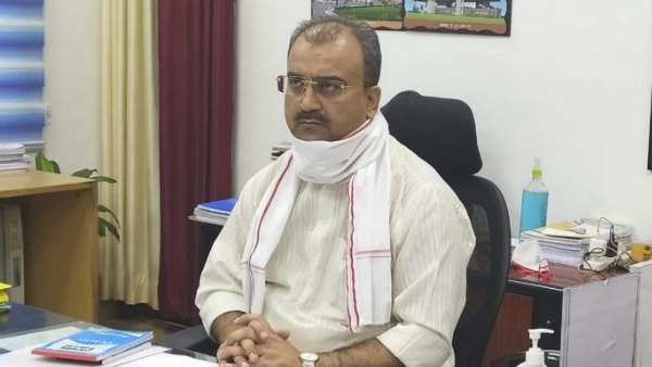 दो महीने में दो प्रधान सचिव हटे