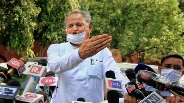 CM गहलोत को डर है कि सदन में अगर शक्ति परीक्षण की नौबत आती है तो CM गहलोत को डर है कि सदन में अगर शक्ति परीक्षण की नौबत आती है तो