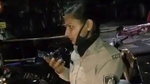 ऐसे हुई मंत्री के बेटे और कॉन्स्टेबल में बहस ऐसे हुई मंत्री के बेटे और कॉन्स्टेबल में बहस