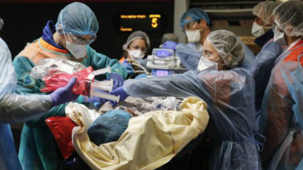 बेटे और पत्नी भी संक्रमित बेटे और पत्नी भी संक्रमित