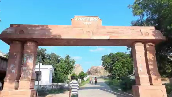 Family of Dashrath Manjhi in debt, Pappu Yadav came forward to help