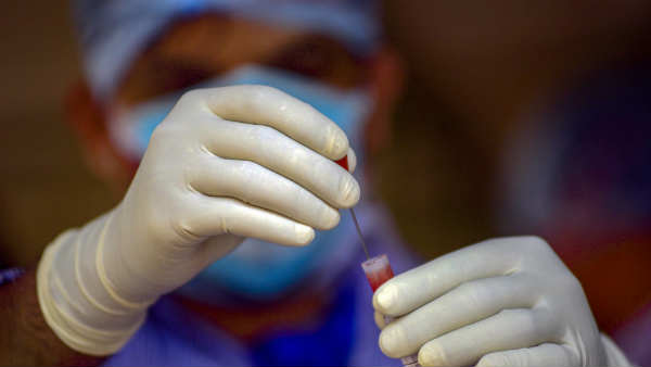 15 अगस्त तक वैक्सीन का दावा