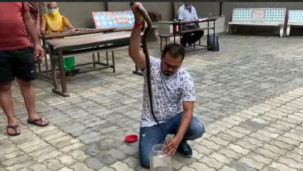 सेटेलाइट एरिया के संस्कार स्कूल की घटना