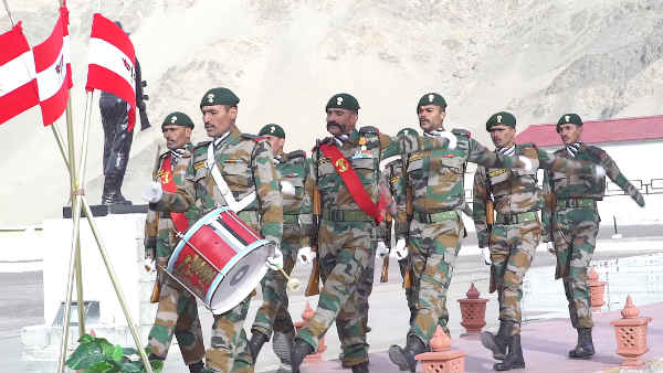 'भारत मां के दुश्मनों ने देखी आपकी आग' 'भारत मां के दुश्मनों ने देखी आपकी आग'