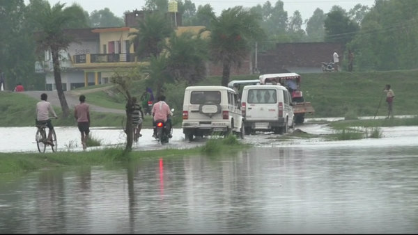 यह गांव बाढ़ से बहुत प्रभावित हुआ