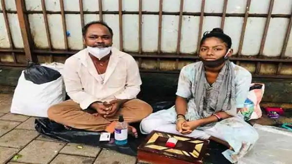 फुटपॉथ पर रहने वाली आस्मा पास हुई