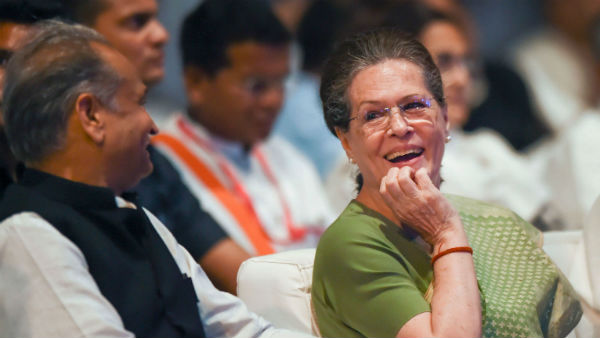 गांधी परिवार के बेहद करीब रहे हैं गहलोत 