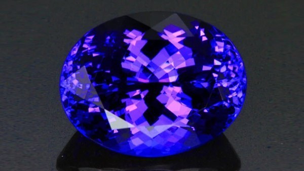 मजदूरों को खुदाई करते हुए मिले दो बेशकीमती रत्न