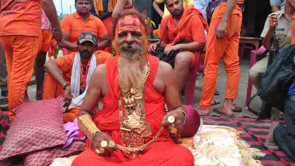 पापों को प्रायश्चित करने के लिए बने थे संन्यासी