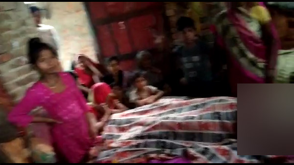 man died due to wall collapse by heavy rain in gonda