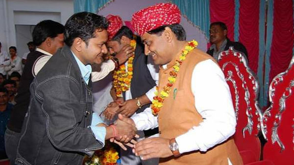  गोविंद सिंह डोटासरा सीकर जिला कांग्रेस अध्यक्ष भी रहे