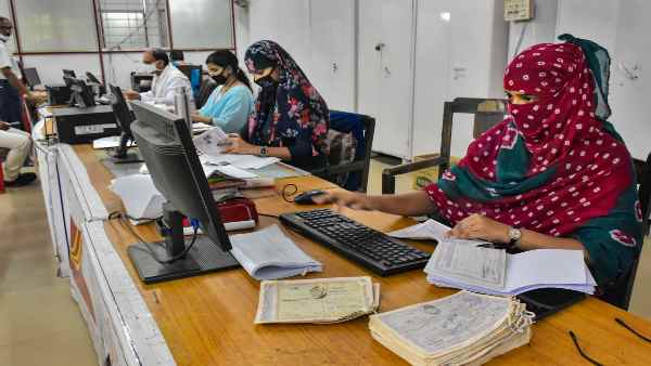 82 फीसदी कर्मचारी ऑफिस जाकर करना चाहते हैं काम 