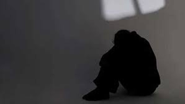 four people End their lives at ahmedabad includes a 12 years boy four people End their lives at ahmedabad includes a 12 years boy