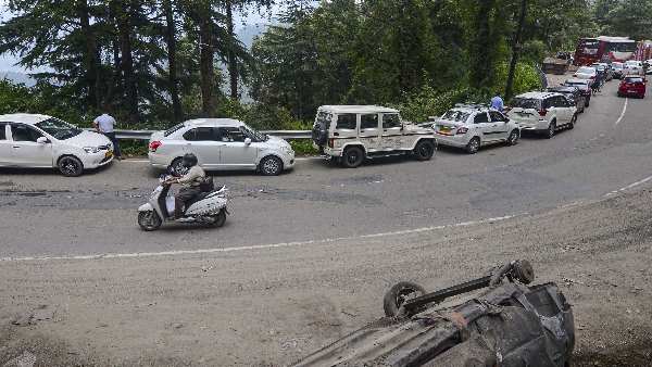 लॉकडाउन हटते ही पहाड़ों पर आफत लॉकडाउन हटते ही पहाड़ों पर आफत