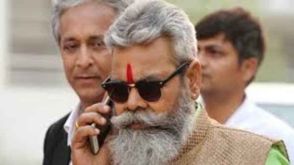 शुभचिंतकों ने आमिर खान और सोनू सूद से मदद मांगी