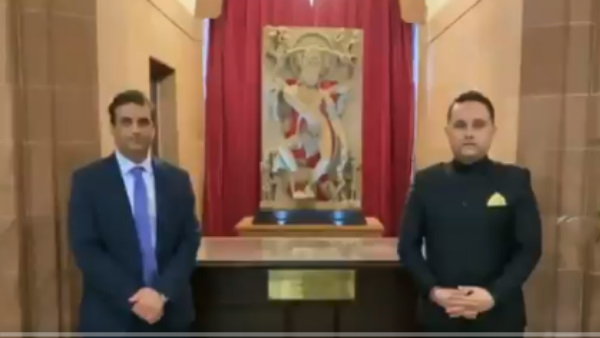 2005 में लंदन के इंडियन हाई कमीशन को दी मूर्ति