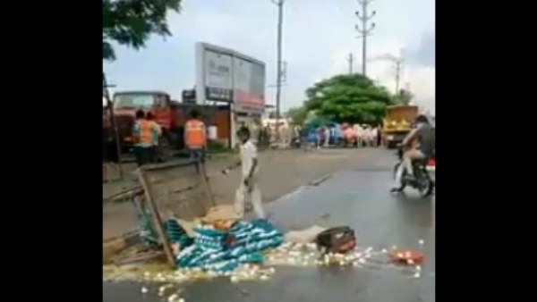 100 रुपए की रिश्वत मांगी थी 100 रुपए की रिश्वत मांगी थी