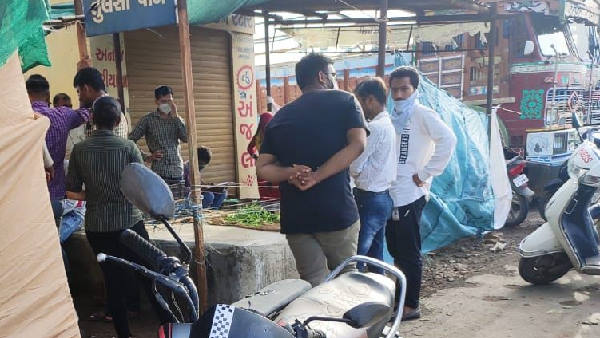 व्यापारी को धक्का मारकर गिरा दिया