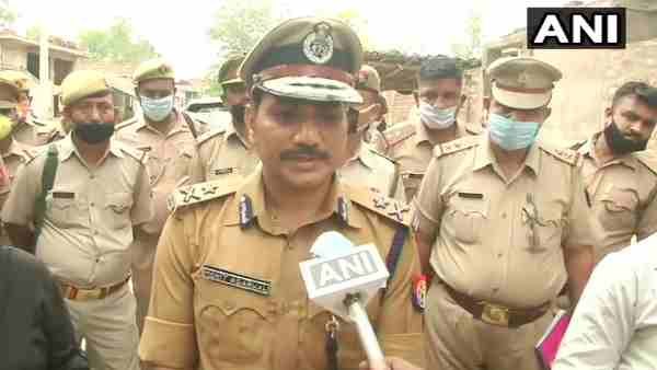 फरार अपरधियों की तलाश में जुटी है पुलिस