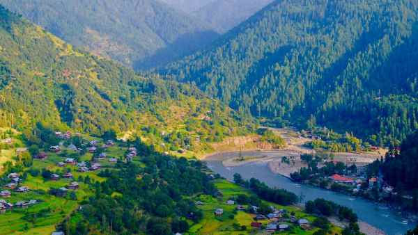 पहली बार 'स्वतंत्रता दिवस' देखेगा केरन गांव