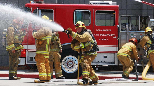 फायर ब्रिगेड से मदद मांगी