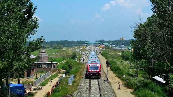  83,360 करोड़ रुपये की रेल परियोजना