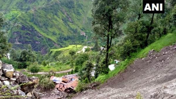 uttarakhand, pithoragarh, cloud burst, people died in cloud bursting, cloud bursting in uttarakhand, madkot village, उत्तराखंड, पिथौरागढ़, बादल फटा, उत्तराखंड में बादल फटा, उत्तराखंड में बादल फटने से तीन की मौत, मदकोट गांव uttarakhand, pithoragarh, cloud burst, people died in cloud bursting, cloud bursting in uttarakhand, madkot village, उत्तराखंड, पिथौरागढ़, बादल फटा, उत्तराखंड में बादल फटा, उत्तराखंड में बादल फटने से तीन की मौत, मदकोट गांव