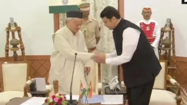 देवेंद्र फडणवीस के शपथ से हैरान हुआ पूरा देश