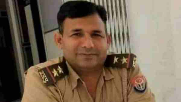 गोलियां चल रही हैं...अब बचना मुश्किल है..