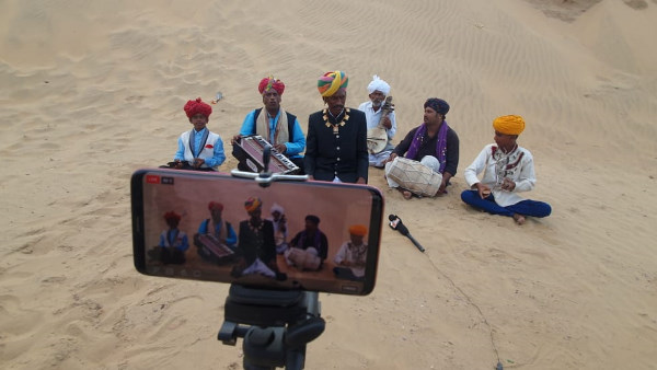 डेढ़ हजार लोक कलाकार हुए बेरोजगार डेढ़ हजार लोक कलाकार हुए बेरोजगार