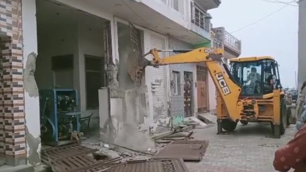 चंचल की​ शिकायतों के बावजूद पुलिस ने नहीं की कार्रवाई