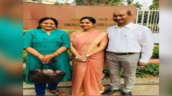  मोनिका के पिता हैं आरएएस