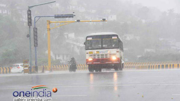 भारी बारिश की गिरफ्त में मुंबई, कई जगह ट्रैफिक जाम