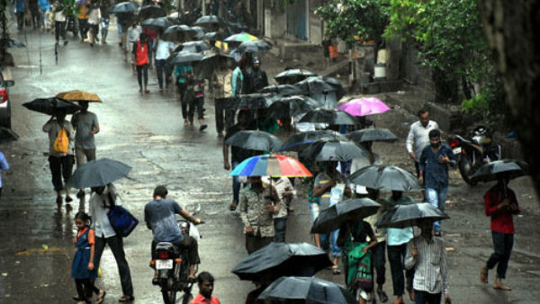 भारी बारिश की गिरफ्त में मुंबई