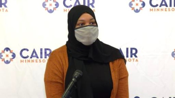 पीड़ित महिला ने स्टोर के सुपरवाइजर के सामने मुद्दे को उठाया था