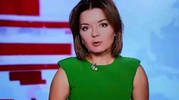 लाइव शो के दौरान दांत बाहर गिरा लाइव शो के दौरान दांत बाहर गिरा