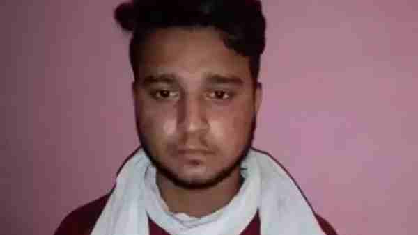 प्रभात की बहन ने दिखाई 10वीं की मार्कशीट-आधार कार्ड