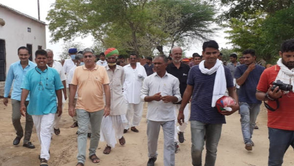 अब 1000 बीघा जमीन में उगाएंगे सेवण घास अब 1000 बीघा जमीन में उगाएंगे सेवण घास